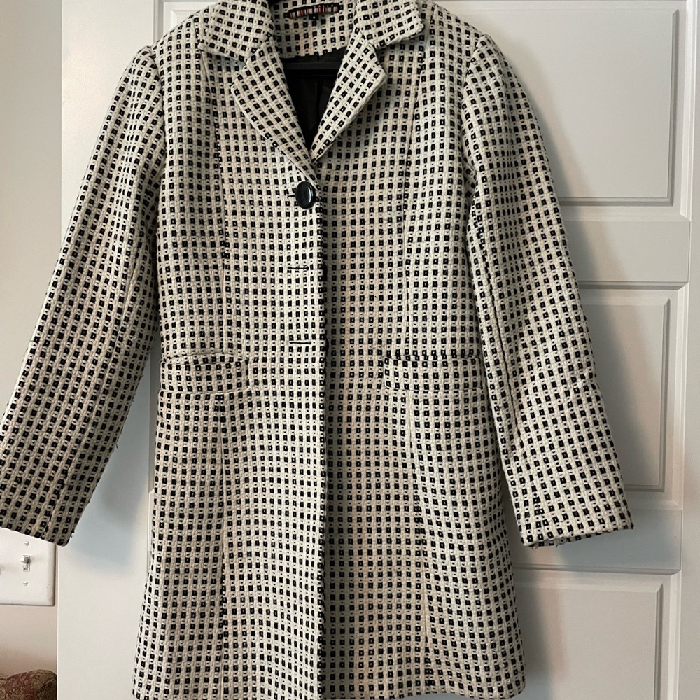 Dalia wool walker black and white checked coat.
